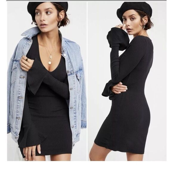 Free People black Ribbed Bodycon mini Dress w/Flare Sleeves size L - Picture 1 of 11